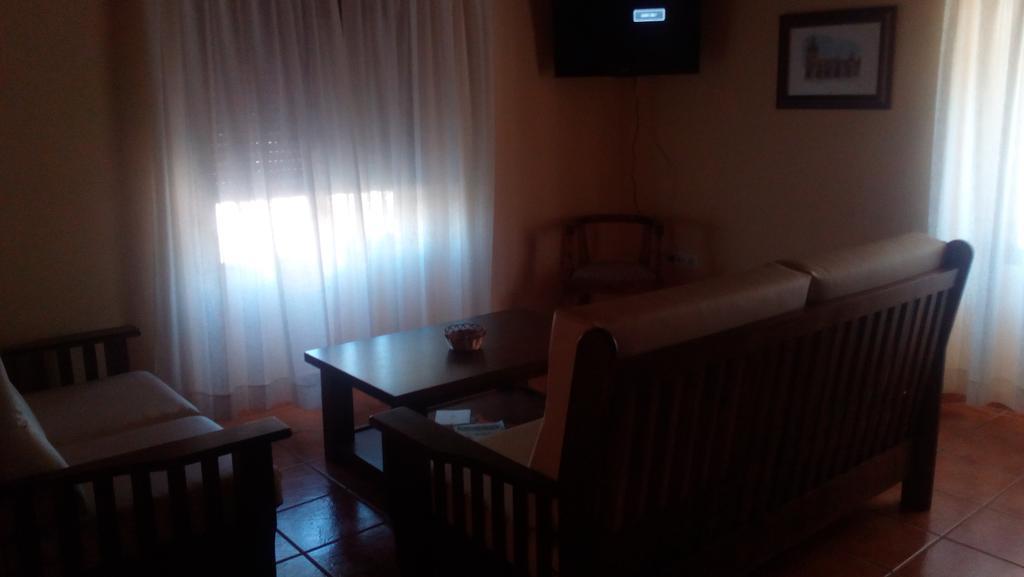 Apartamentos Rurales Casas De Los Maestros Talarrubias Ngoại thất bức ảnh