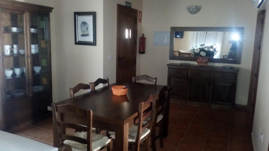 Apartamentos Rurales Casas De Los Maestros Talarrubias Ngoại thất bức ảnh