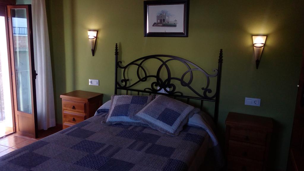 Apartamentos Rurales Casas De Los Maestros Talarrubias Ngoại thất bức ảnh